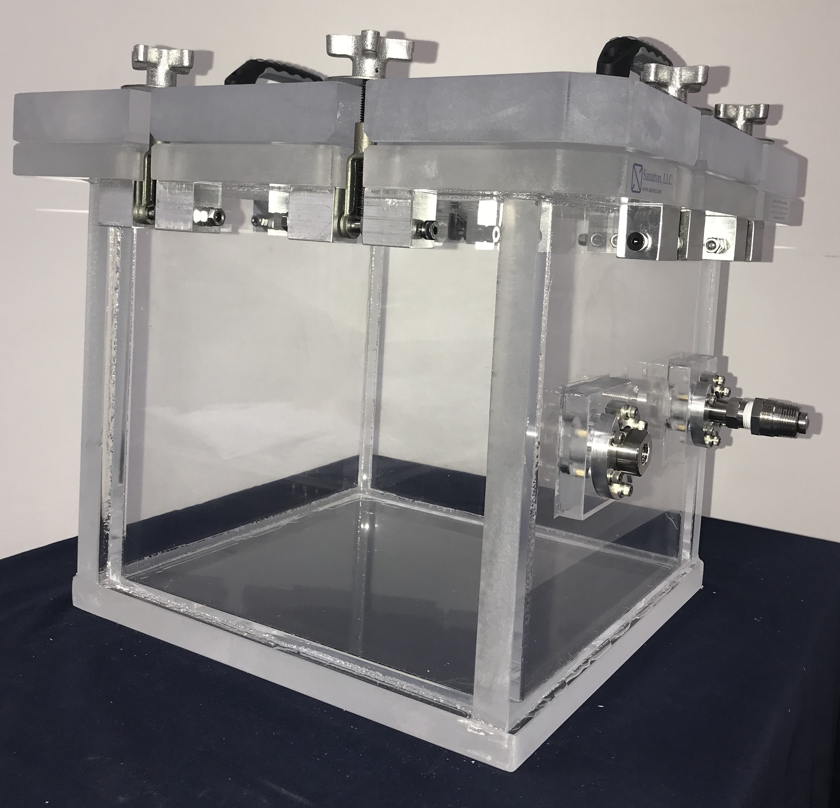 https://www.sanatron.com/products/images-psi/clear-acrylic-pressure-and-vacuum-box-used-in-calibration-labs.jpg
