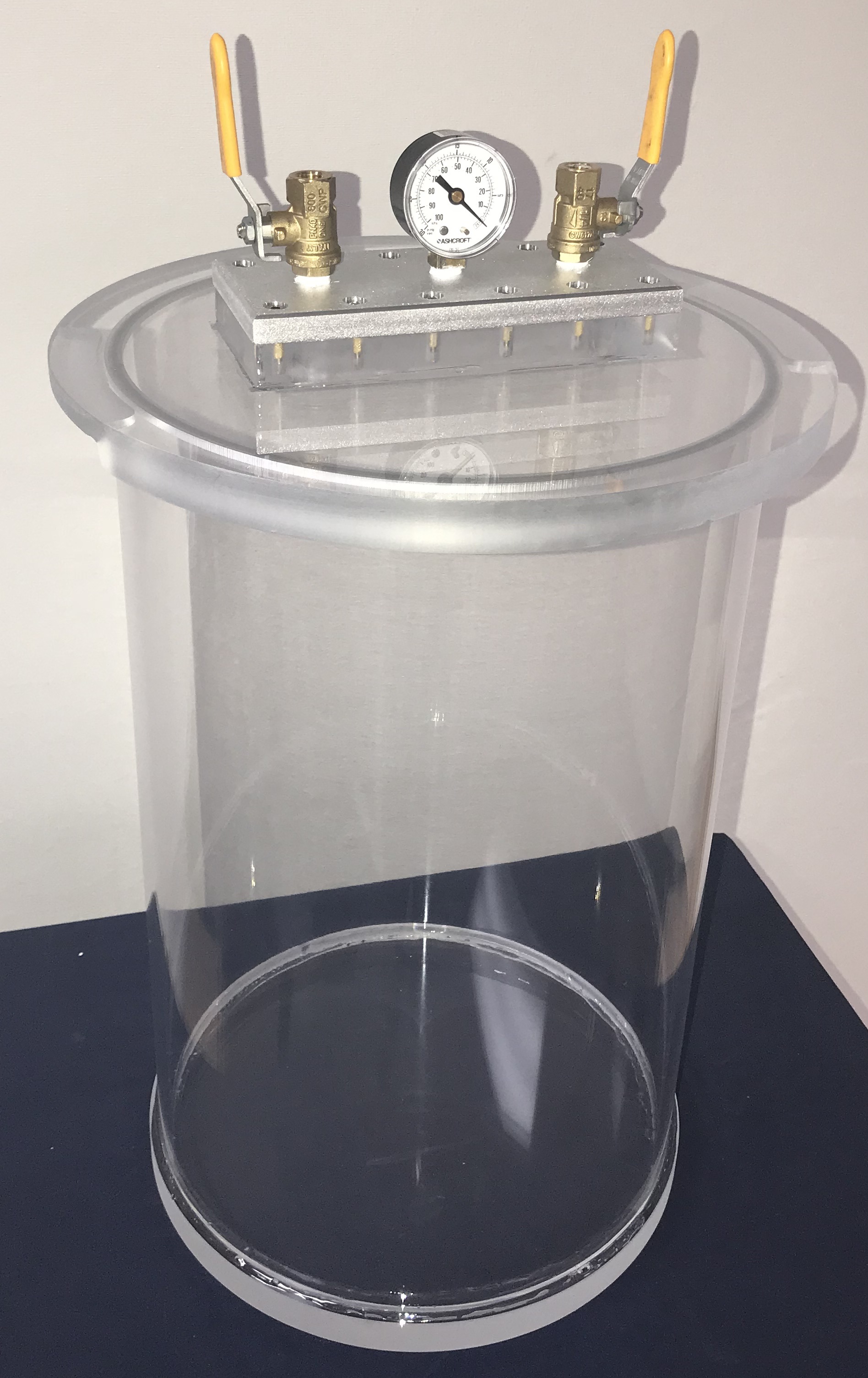 https://www.sanatron.com/products/images/crystalline-clear-vacuum-chamber-removable-lid.jpg